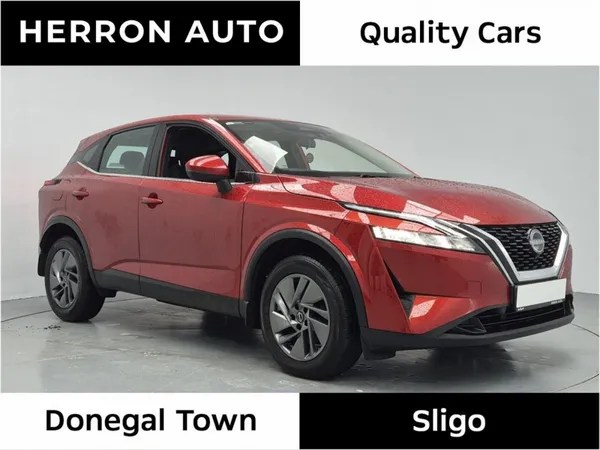 Nissan Qashqai MPV, Petrol, 2023, Red