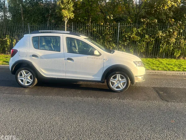 Dacia Sandero Stepway Hatchback, Diesel, 2015, White