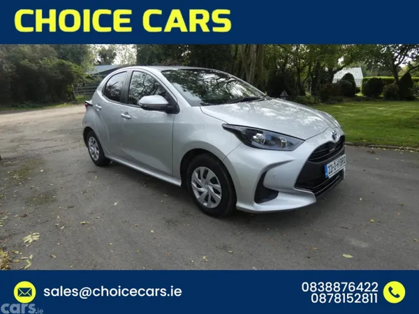 Toyota Yaris Hatchback, Petrol Hybrid, 2022, Silver