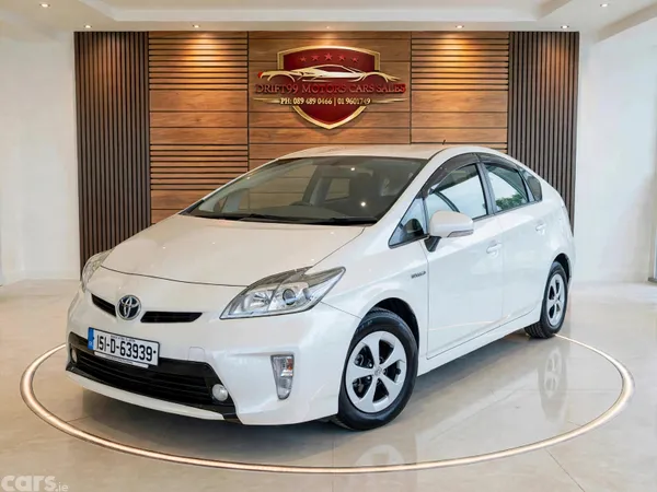 Toyota Prius Hatchback, Petrol Hybrid, 2015, White