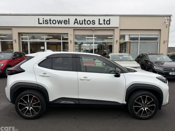 Toyota Yaris Cross SUV, Petrol Hybrid, 2023, White