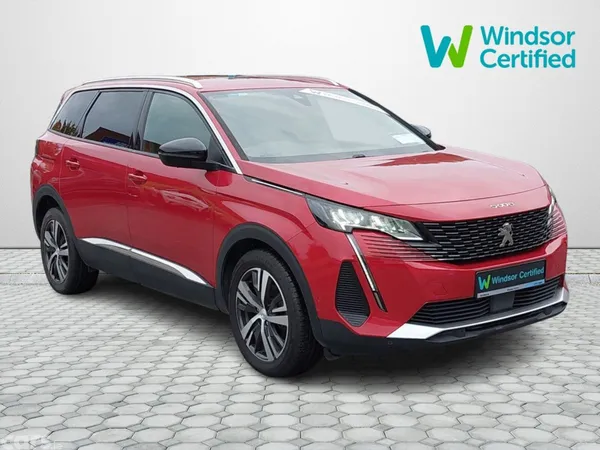 Peugeot 5008 MPV, Petrol, 2022, Red