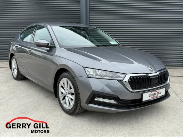 Skoda Octavia Saloon, Diesel, 2023, Grey