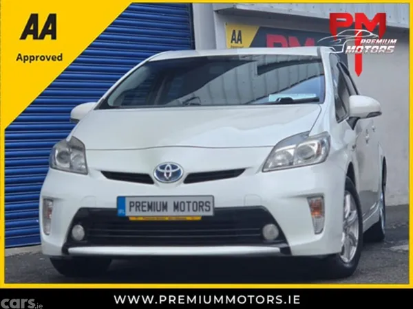 Toyota Prius Hatchback, Petrol Hybrid, 2016, White