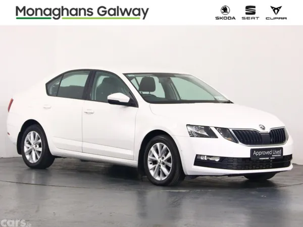 Skoda Octavia Hatchback, Diesel, 2019, White