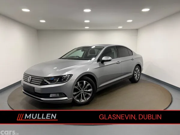 Volkswagen Passat Saloon, Diesel, 2018, Silver