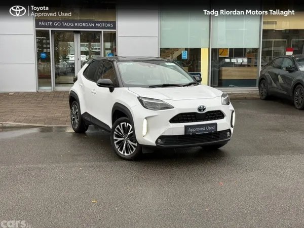 Toyota Yaris Cross Hatchback, Petrol Hybrid, 2024, White