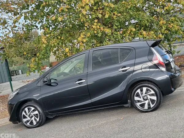 Toyota Aqua Hatchback, Petrol Hybrid, 2020, White