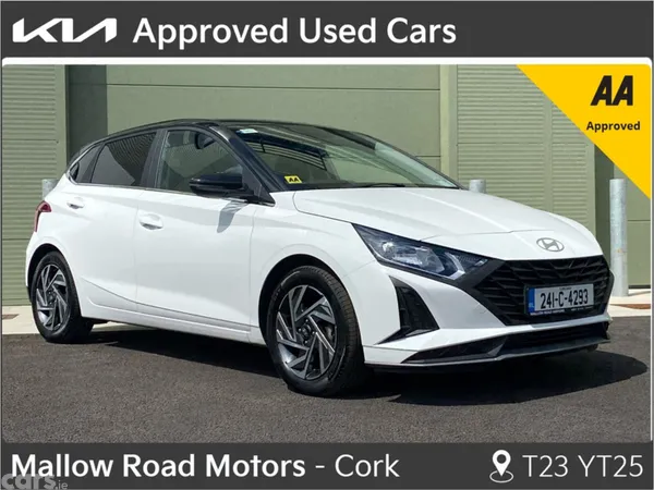 Hyundai i20 Hatchback, Petrol, 2024, White