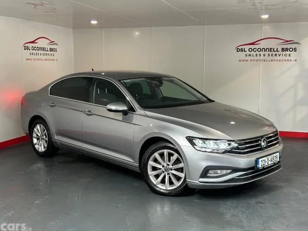 Volkswagen Passat Saloon, Diesel, 2022, Silver