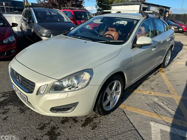 Volvo S60 Saloon, Petrol, 2013, Silver