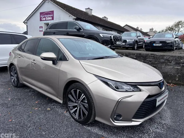 Toyota Corolla Saloon, Petrol Hybrid, 2022, Yellow