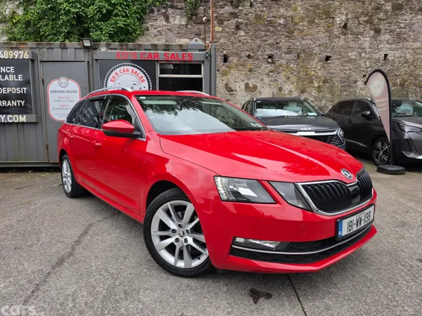 Skoda Octavia Estate, Petrol, 2018, Red