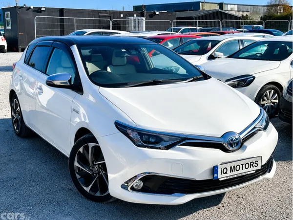 Toyota Auris Hatchback, Petrol Hybrid, 2016, White