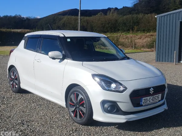 Suzuki Swift Hatchback, Petrol, 2020, White