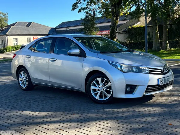 Toyota Corolla Saloon, Diesel, 2015, Silver