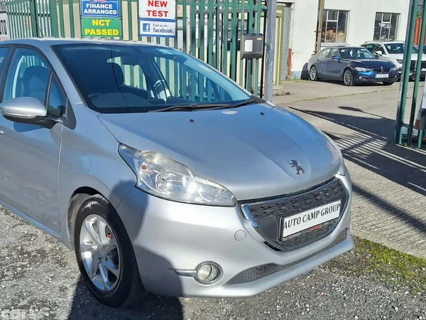 Peugeot 208 Hatchback, Diesel, 2014, Silver
