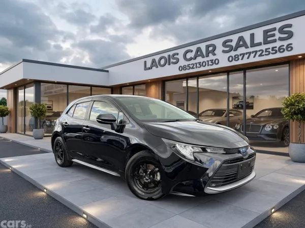 Toyota Corolla Saloon, Petrol Hybrid, 2023, Silver
