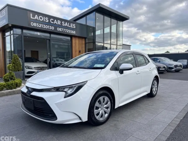 Toyota Corolla Saloon, Petrol Hybrid, 2023, White