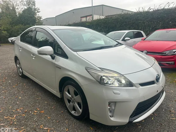 Toyota Prius Hatchback, Petrol Hybrid, 2015, White