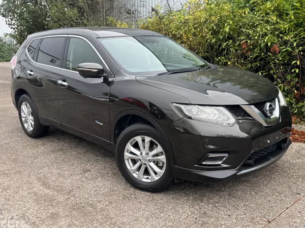 Nissan X-Trail SUV, Petrol Hybrid, 2016, Green