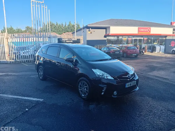 Toyota Prius MPV, Petrol Hybrid, 2014, Red
