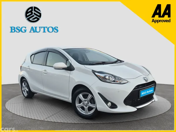 Toyota Aqua Hatchback, Petrol Hybrid, 2021, White