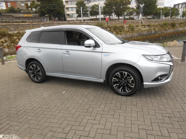 Mitsubishi Outlander SUV, Petrol Plug-in Hybrid, 2017, Silver