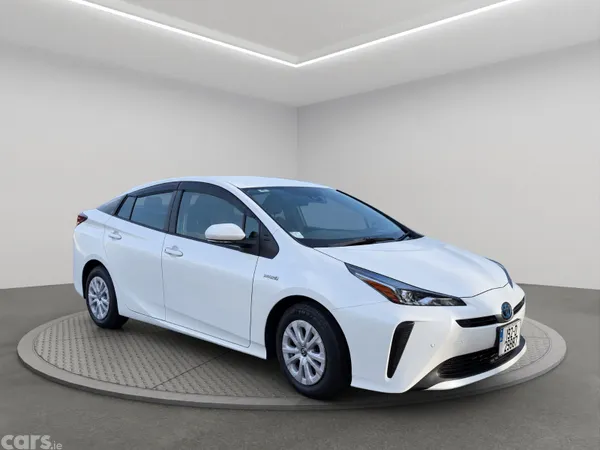 Toyota Prius Hatchback, Petrol Hybrid, 2019, White