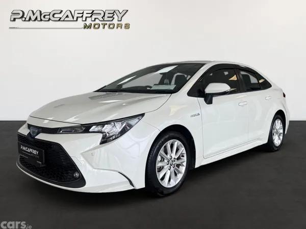 Toyota Corolla Saloon, Petrol Hybrid, 2019, White