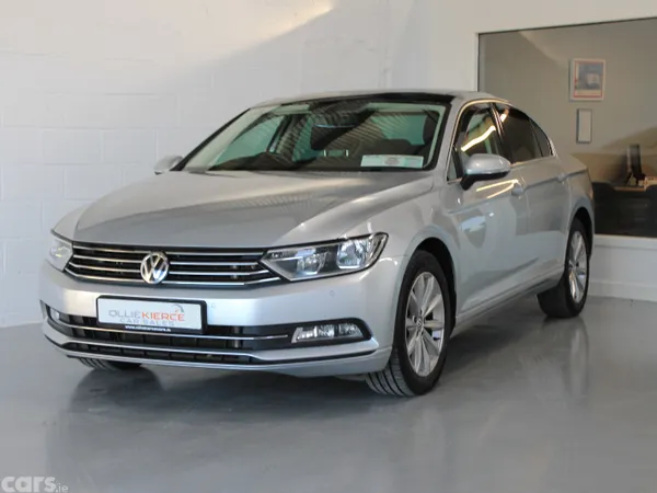 Volkswagen Passat Saloon, Diesel, 2019, Grey