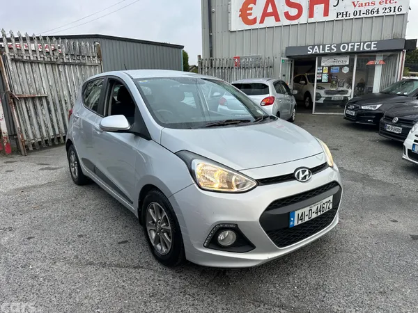 Hyundai i10 Hatchback, Petrol, 2014, Silver