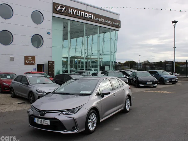 Toyota Corolla Saloon, Petrol Hybrid, 2019, Grey