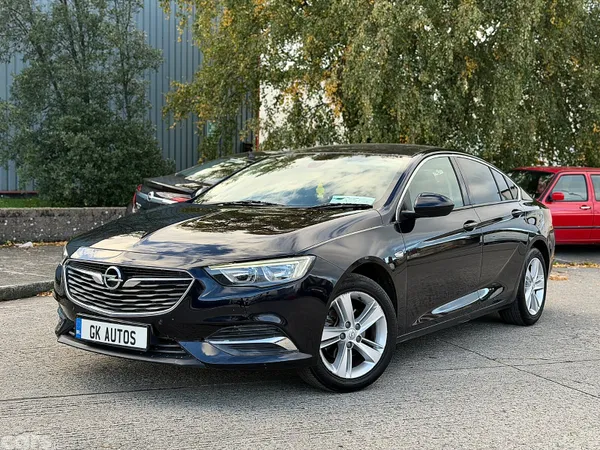 Opel Insignia Hatchback, Diesel, 2019, Blue