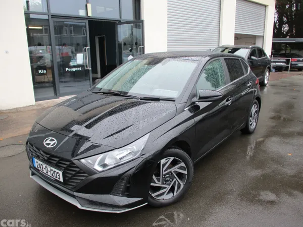 Hyundai i20 Hatchback, Petrol, 2024, Black