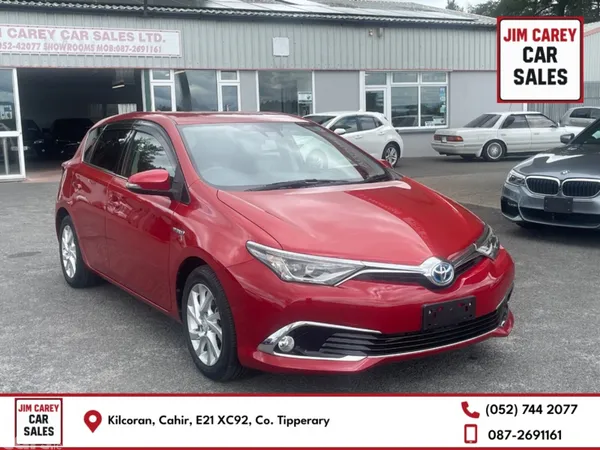 Toyota Auris Hatchback, Petrol Hybrid, 2016, Red