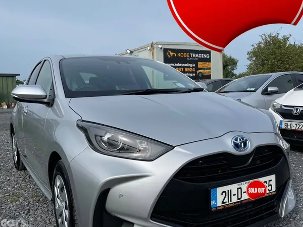 Toyota Yaris Hatchback, Petrol Hybrid, 2021, Silver