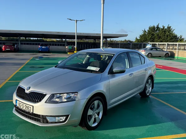 Skoda Octavia Saloon, Petrol, 2016, Silver