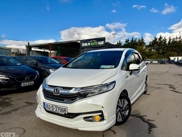 Honda Shuttle MPV, Petrol Hybrid, 2015, White