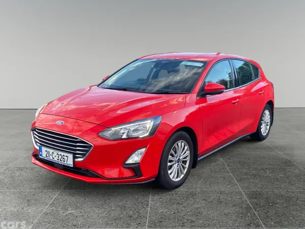 Ford Focus Hatchback, Petrol, 2021, Red