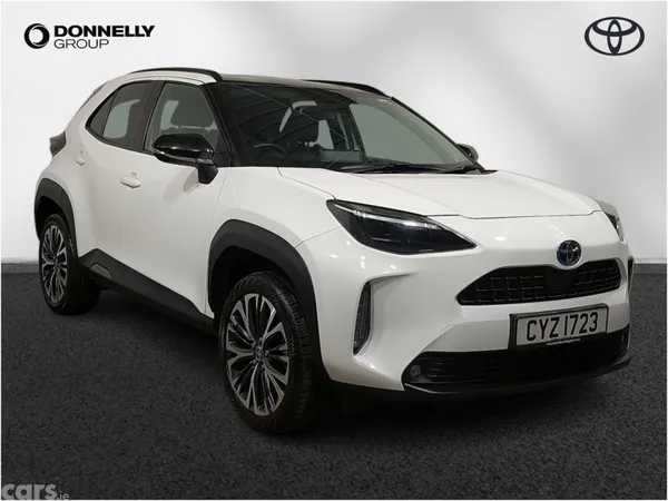 Toyota Yaris Cross Estate, Petrol Hybrid, 2023, White