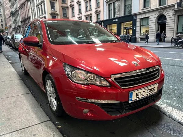 Peugeot 308 Estate, Diesel, 2015, Red