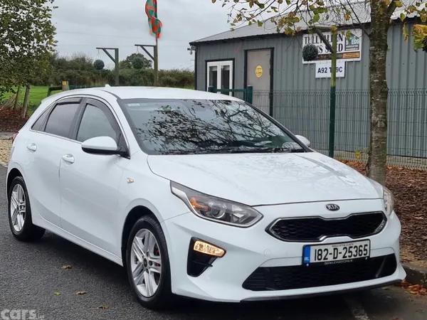 Kia Ceed Hatchback, Petrol, 2018, White