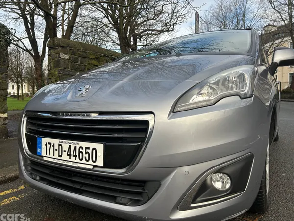 Peugeot 5008 MPV, Petrol, 2017, Grey