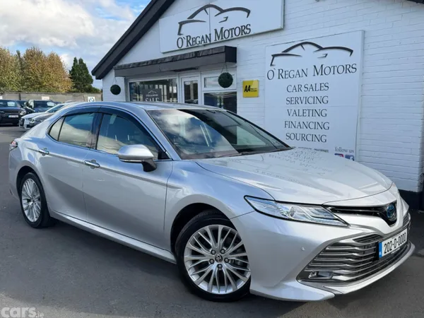 Toyota Camry Saloon, Petrol Hybrid, 2020, Silver