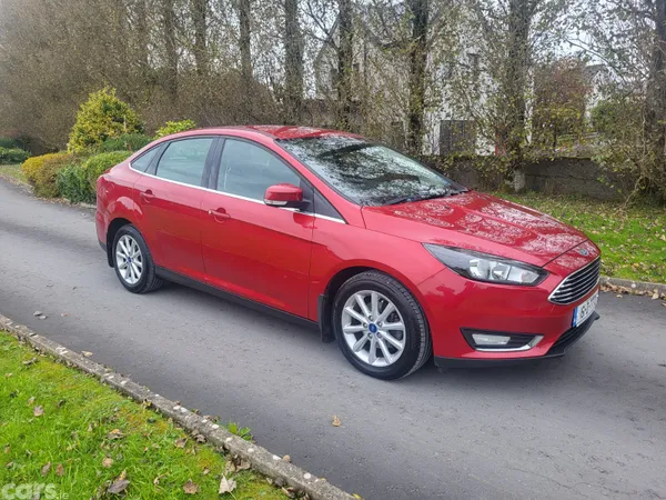 Ford Focus Saloon, Diesel, 2016, Red