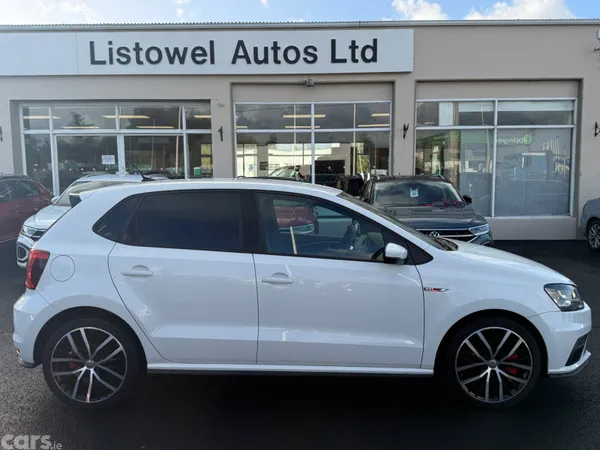 Volkswagen Polo Hatchback, Petrol, 2017, White