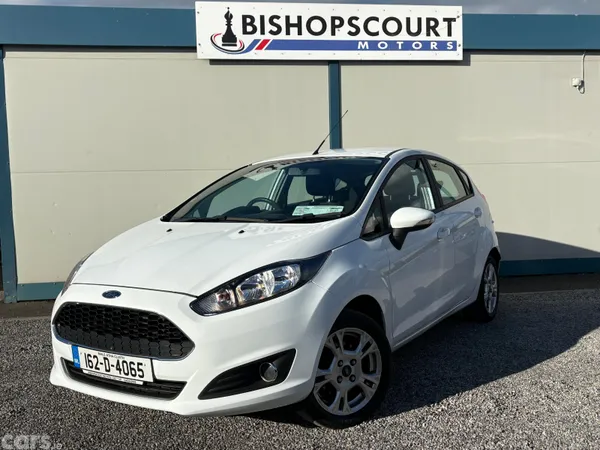 Ford Fiesta Hatchback, Petrol, 2016, White