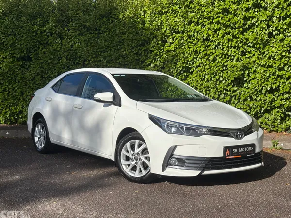 Toyota Corolla Saloon, Diesel, 2017, White