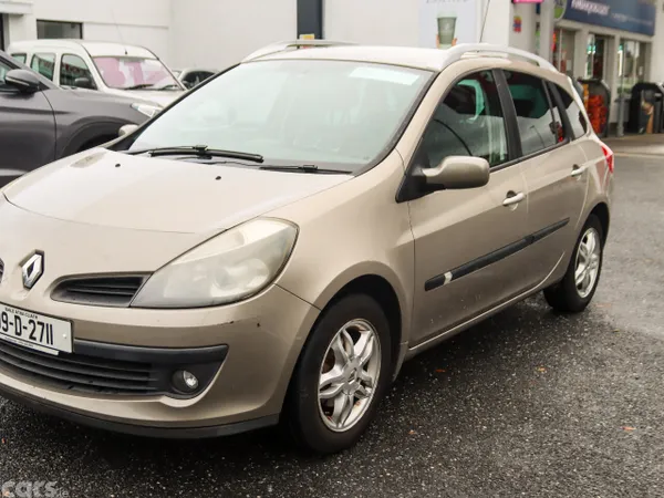 Renault Clio Estate, Petrol, 2009, Gold